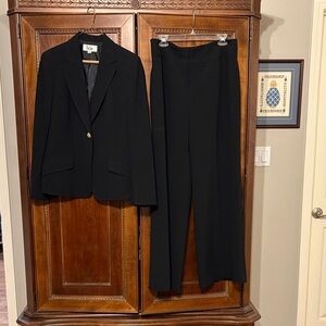 Le Suit Women's Black Blazer with Gold Button